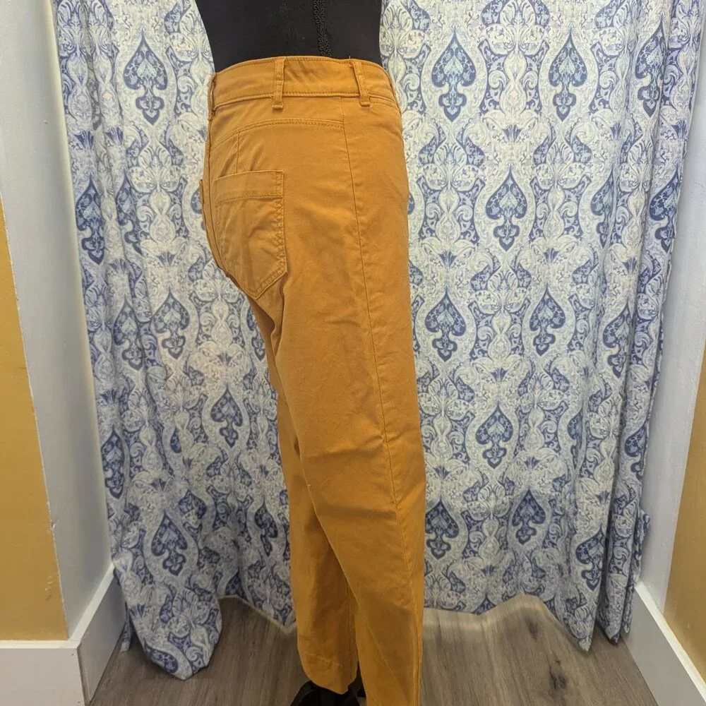 Old Navy Capris - Picture 3 of 5